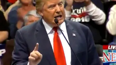 Motivul pentru care Donald Trump și-a ieșit din minți la o întâlnire de campanie. „Să nu-l plătiți pe acest imbecil!