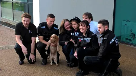 O fetiță de patru ani și-a găsit mama inconștientă în casă. Reacția sa i-a uluit pe dispecerii care i-au răspuns la apelul de urgență