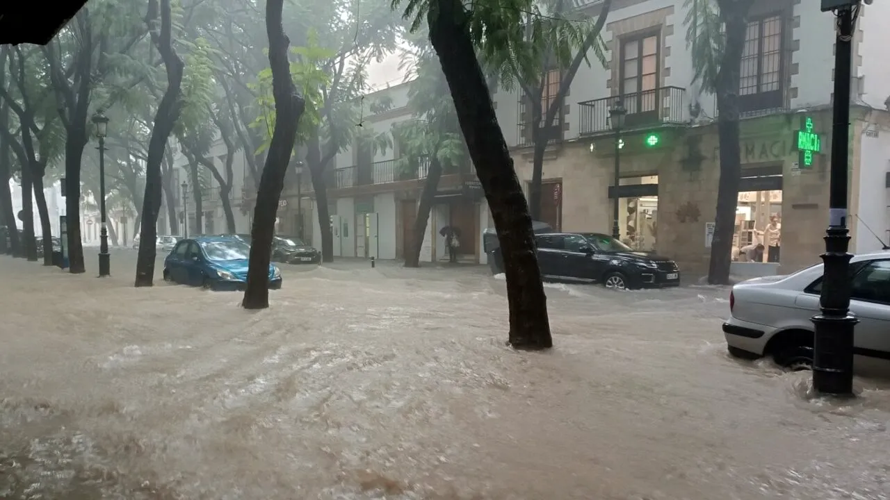 Avertisment MAE. Cod portocaliu, PLOI și FURTUNI în Spania. Andaluzia, provincia cea mai vizată