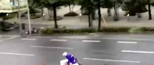 FĂRĂ ȘANSĂ: Băiatul care livra pizza s-a luptat cu taifunul Jebi. Cine este câștigătorul