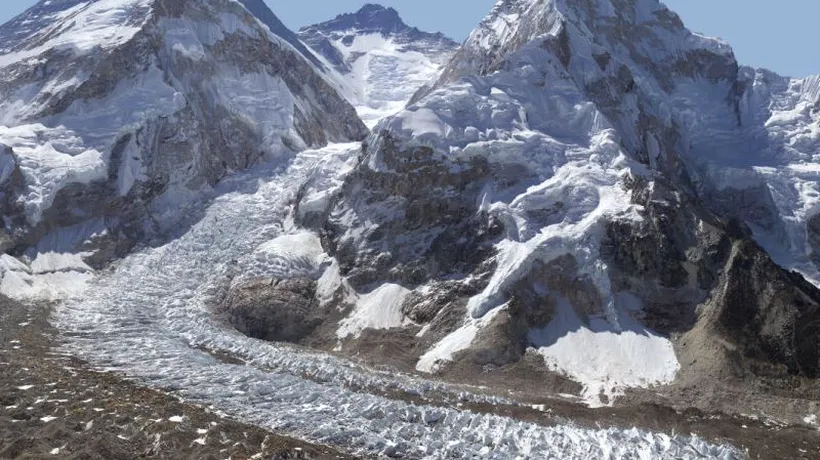 Fotografia de 2 MILIARDE DE PIXELI cu vârful Everest