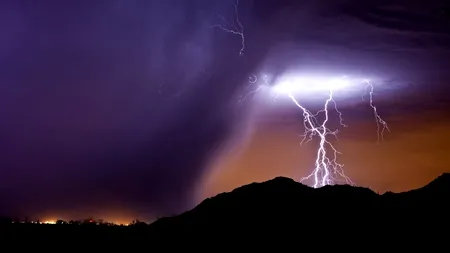 Nouăsprezece turiști ruși au fost răniți după ce au fost loviți de un fulger pe Insula Creta