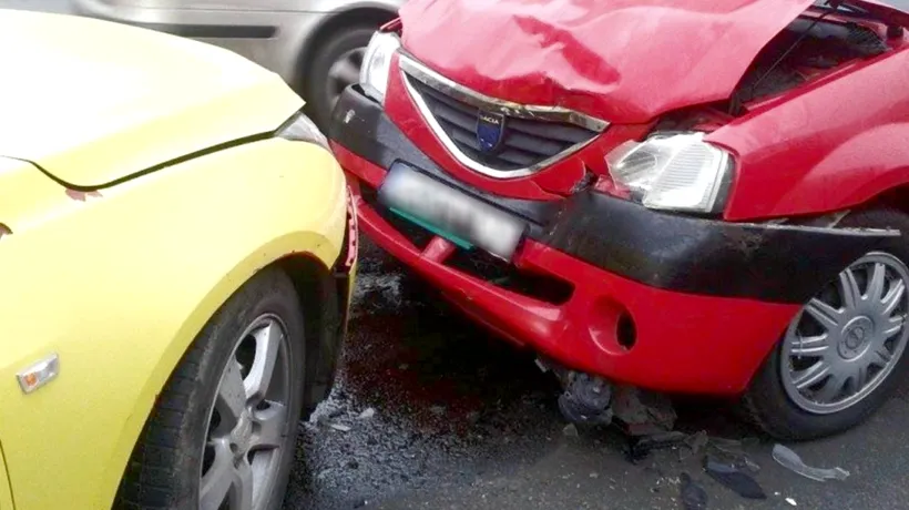 Accidente rutiere inventate pentru fraudarea firmelor de asigurări. 30 de persoane din Bihor implicate în această mega-escrocherie