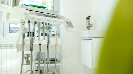 Reacţia cabinetului stomatologic, după moartea fetiței de doi ani, în timpul unei intervenţii stomatologice