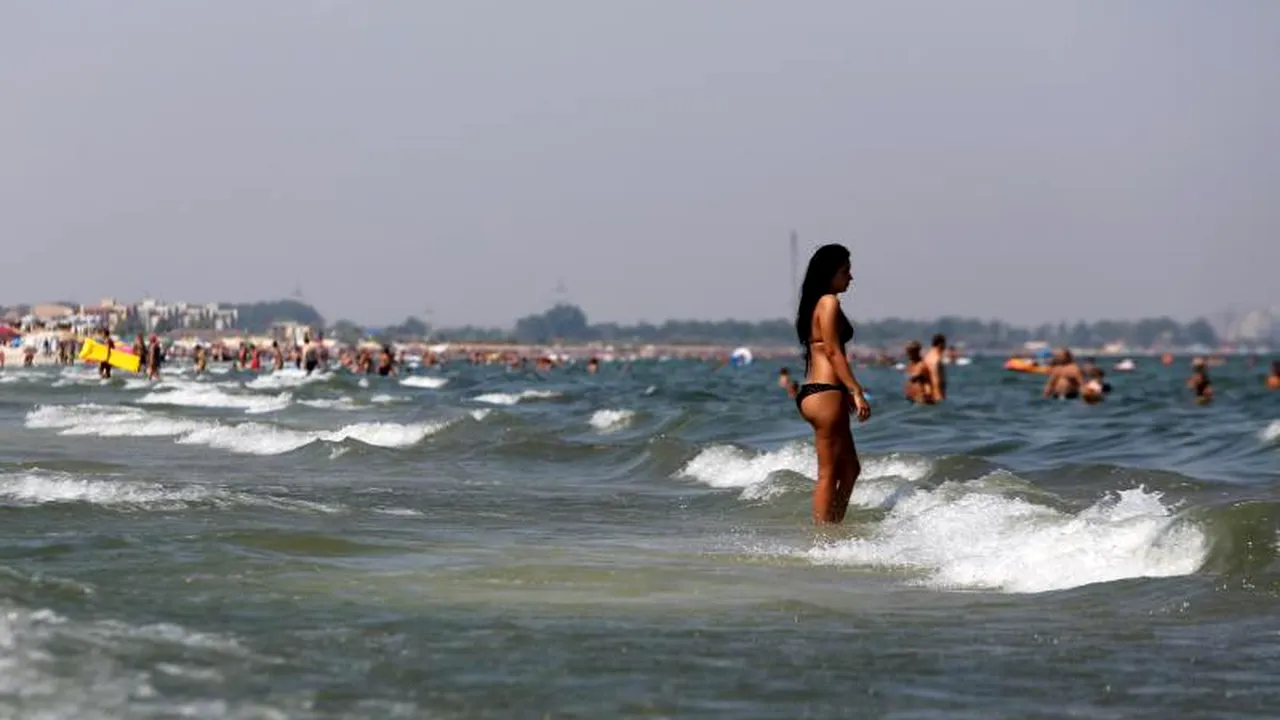 1 MAI 2014, Ziua Muncii. De la defilările comuniste, la micii și berea capitaliste. Istoric și tradiții de 1 Mai