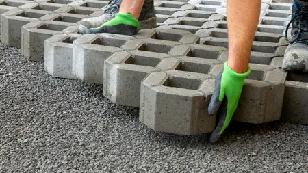 Se deschide o nouă fabrică în România. 60% din consumul energetic va fi asigurat de parcuri fotovoltaice