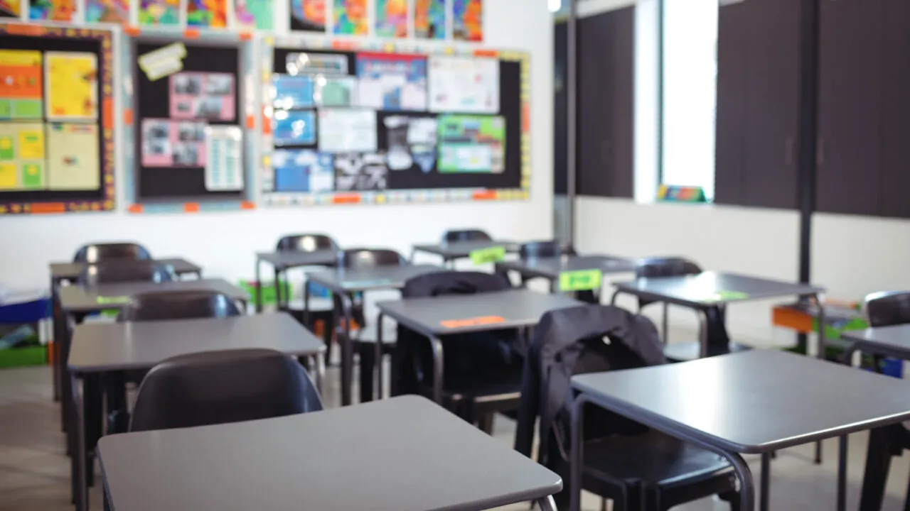 Caz șocant în Timișoara. Doi elevi în vârstă de 13 ani au întreținut relații sexuale în toaleta școlii. Incidentul a fost filmat