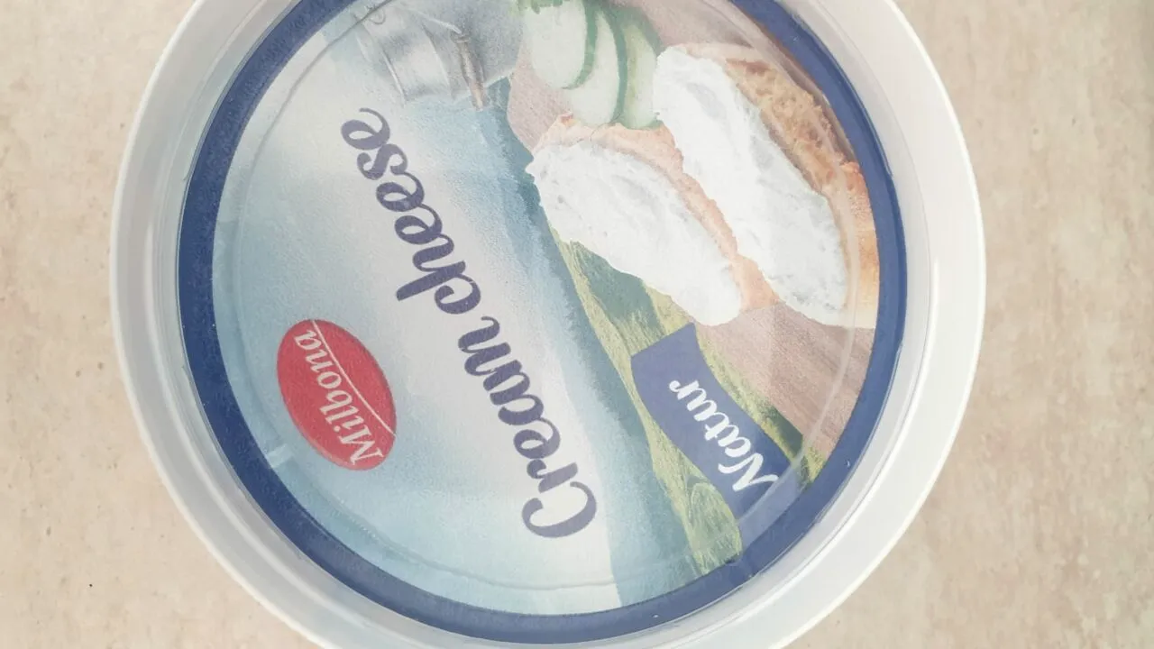 Ce mănânci, de fapt, când cumperi crema de brânză de la Milbona din supermarketurile Lidl