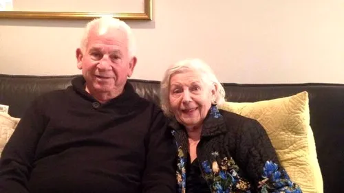 Au fost căsătoriți timp de 69 de ani și au vrut să demonstreze că dragostea adevărată există. Povestea emoționantă din spatele acestei fotografii
