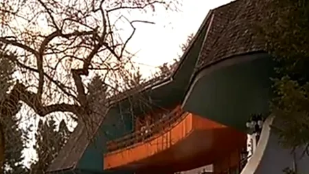 Vila în care ar fi trebuit să stea Traian Băsescu, scoasă la vânzare. Reducerea de preț pe care o face RA-APPS