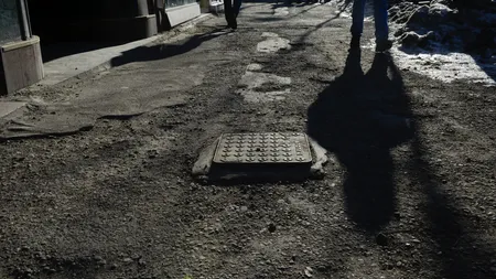 Bucureștenii se împiedică în „CAPODOPERA