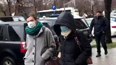 FLASHMOB cu măști medicinale ÎMPOTRIVA POLUĂRII în fața Primăriei Capitalei. Copiii, diagnosticați cu ASTM și SINUZITE