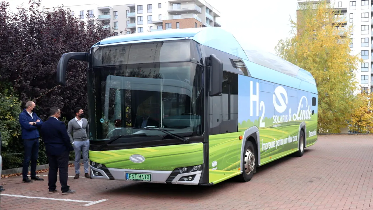 Primarul unui mare oraş din România a anunțat un proiect unic în ţară: achiziționarea de autobuze pe HIDROGEN
