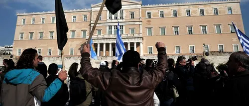 Concedieri masive în Grecia: 150.000 de bugetari, reprezentând aproape un sfert din numărul total
