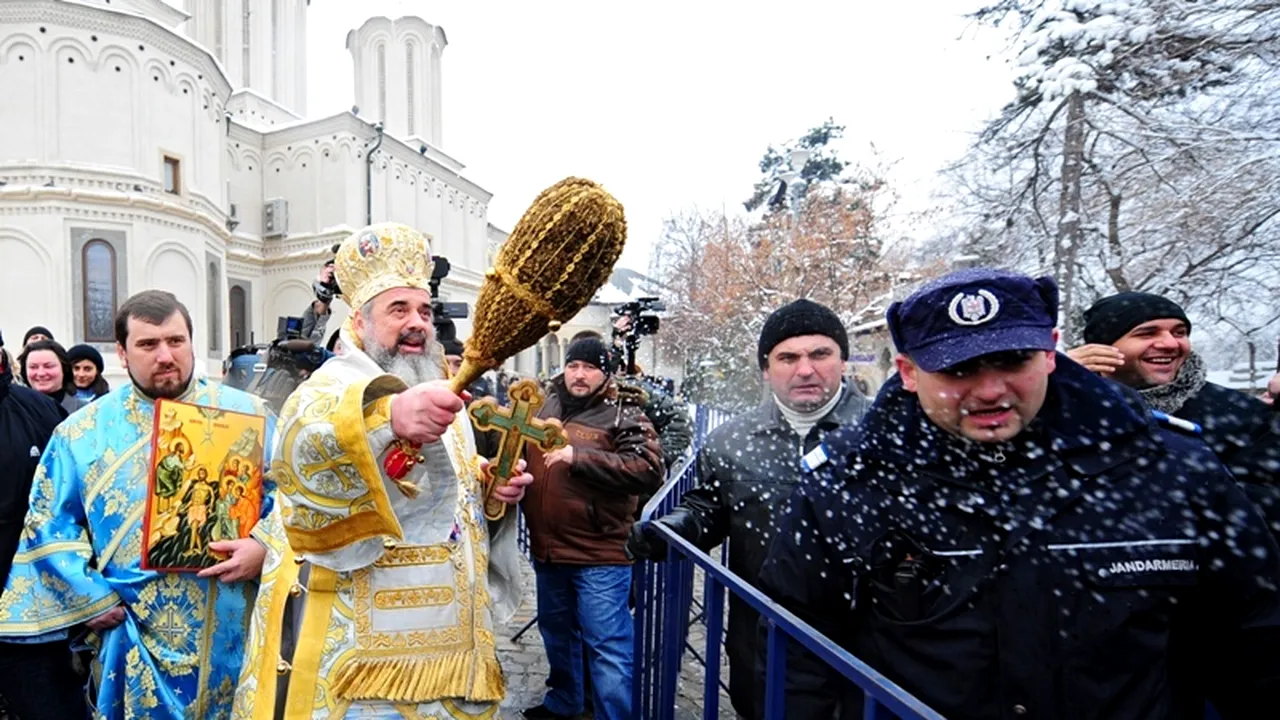 Apa sfințită de Bobotează va fi împărțită la Catedrala Patriarhală cu ajutorul jandarmilor