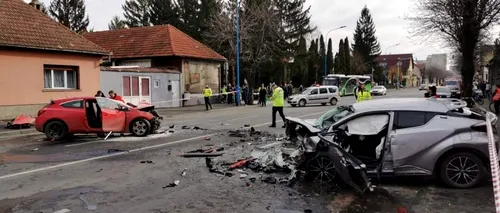 ACCIDENT CUMPLIT surprins de camerele de supraveghere din Brașov. Dezastrul s-a produs după ce un taximetrist a forțat ieșirea în strada principală - VIDEO