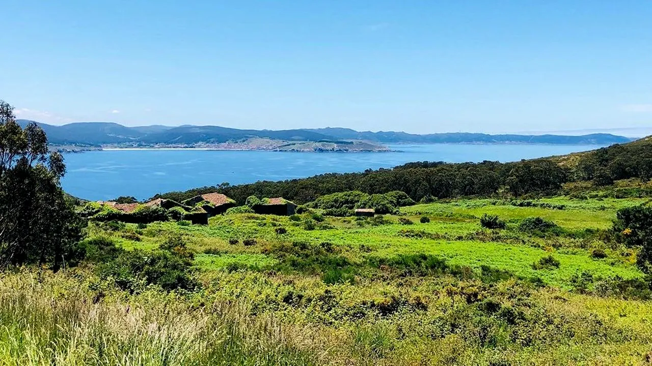 Satul cu vedere la ocean care se vinde la prețul unui apartament 