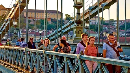 Țara vecină României în care lipsa forței de muncă a devenit un 