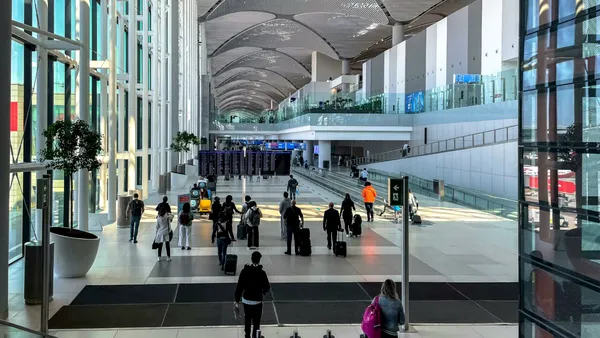 UE înăsprește regulile privind vizele pentru cetățenii ruși. „Nu poți începe un război și să te aștepți să te miști liber în Europa“