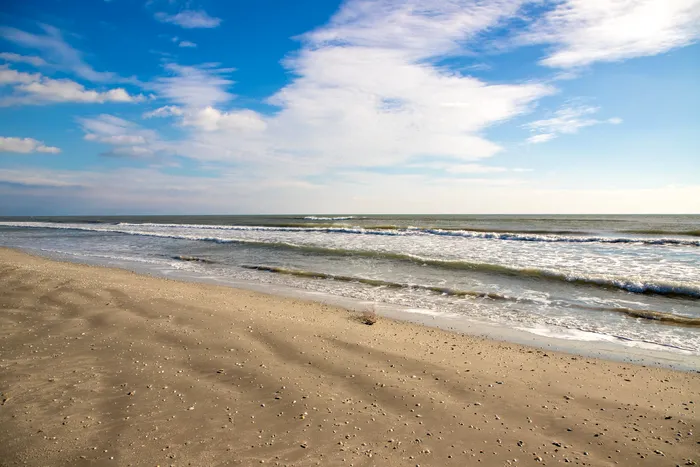 Top 5 plaje din România unde te poți refugia de căldură și agitație urbană. Una dintre ele se află la 70 de kilometri de București