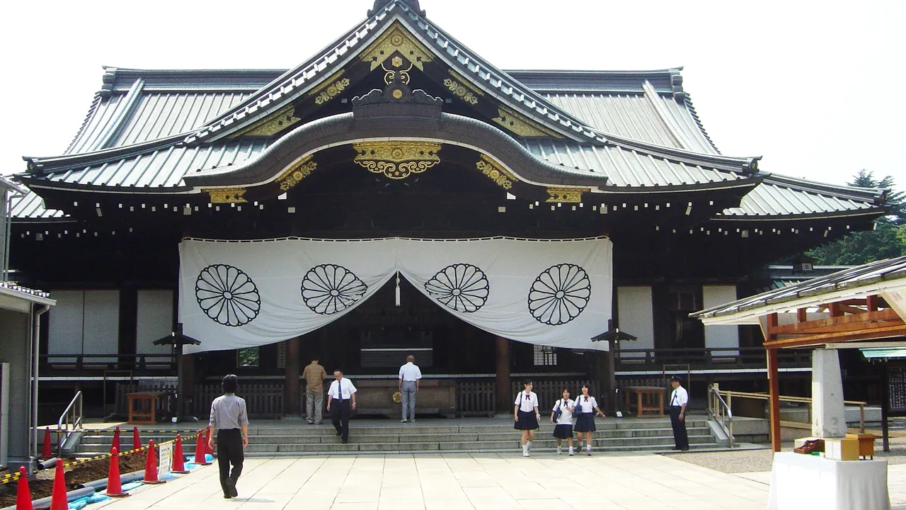 Explozie în toaleta unui sanctuar din Tokyo