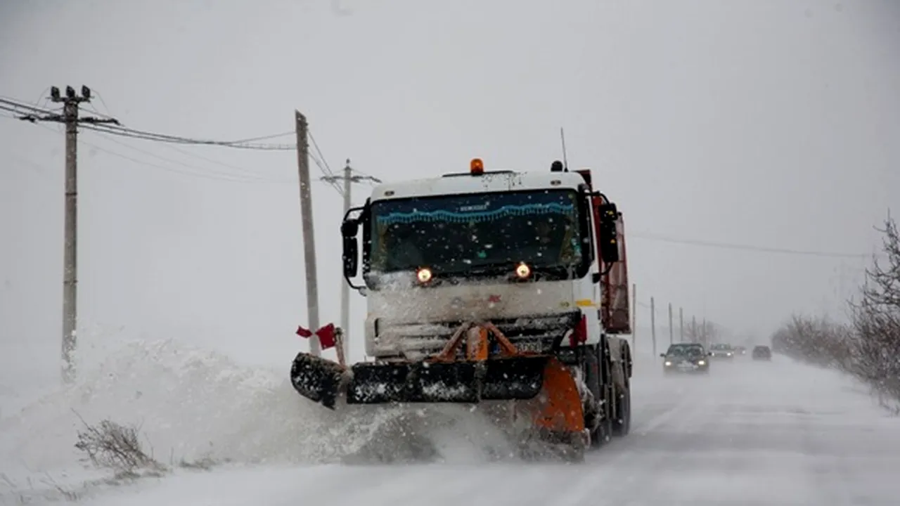 InfoTrafic: Circulație întreruptă pe tronsoane din A2 și șase drumuri naționale