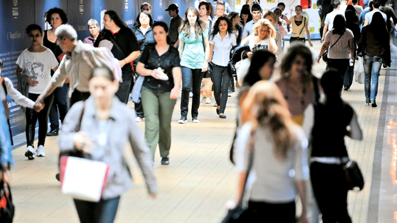 Fitch: Necesarul de finanțare moderat ajută România și alte țări să reziste turbulențelor financiare