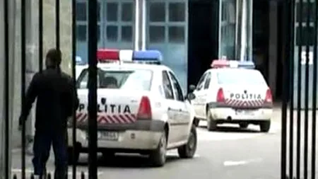 Polițiștii cercetați pentru tentativă de omor după ce au împușcat un bărbat rămân în activitate