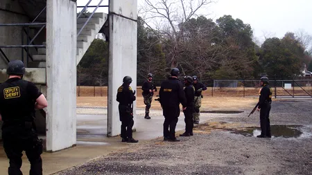 Doi elevi, arestați înainte să comită un atac armat la o școală din Florida