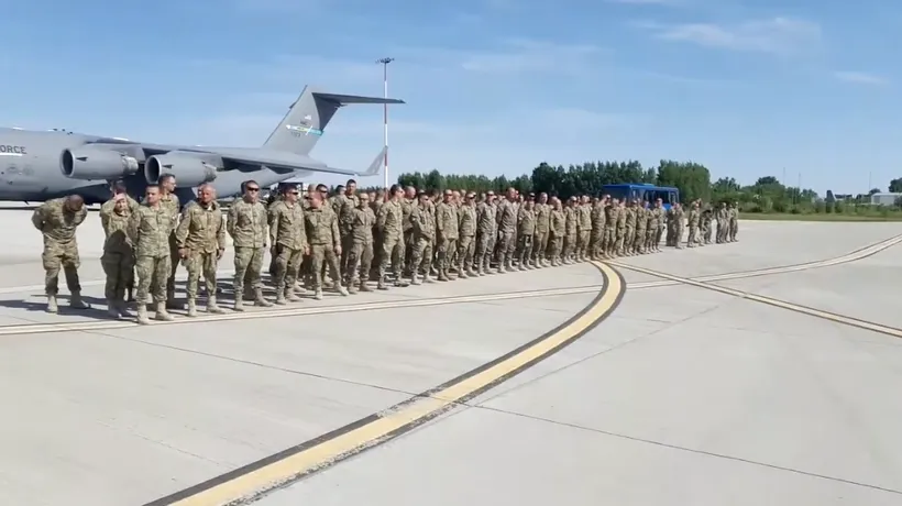 Încă un contingent, format din aproximativ 60 de militari români, a revenit din Afganistan