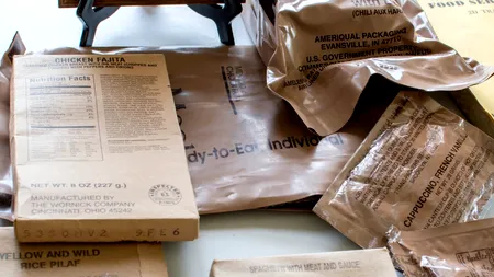 Tot mai mulți români caută să cumpere rații militare. La ce prețuri au ajuns acestea