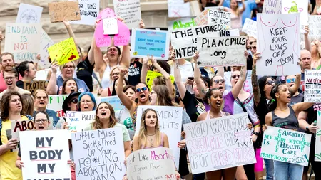 EXCLUSIV | Adrian Sângeorzan, medic ginecolog român la New York, despre interzicerea avortului în SUA: 