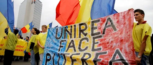Mii de persoane participă în Capitală la un marș pentru unirea Basarabiei cu România 