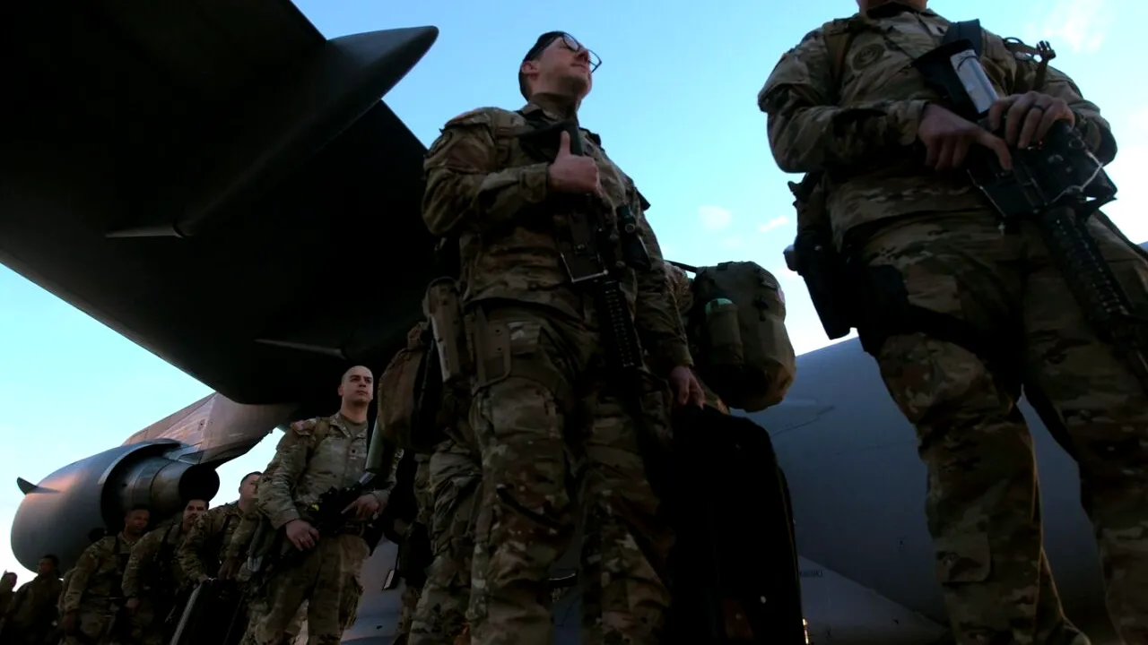 Alertă la baza militară din SUA vizitată de Trump. Mai multe persoane s-au îmbolnăvit după ce au primit un pachet suspect cu pulbere albă