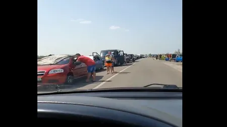 VIDEO | Panică în zona centralei nucleare Zaporojie. Oamenii iau cu asalt șoselele pentru a fugi din calea bombardamentelor