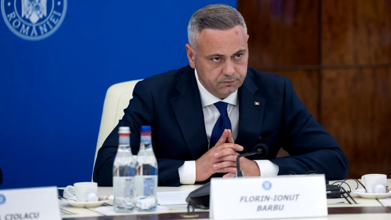 Ministrul Agriculturii, Florin Barbu, reduce cheltuielile cu peste 10%, în urma reorganizării ministerului și a structurilor din subordine. Peste 200 de funcții de conducere, desființate