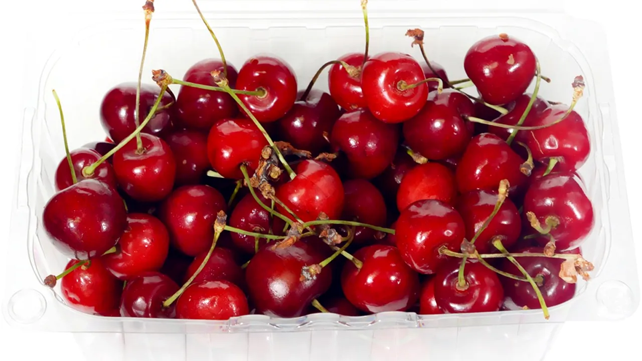 Nu e o glumă! Câți lei este un kilogram de cireșe în Carrefour și în Mega Image