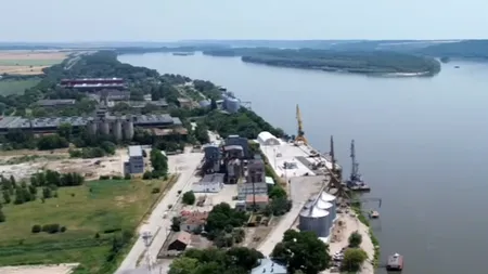 Porturile dunărene în PARAGINĂ: Turiștii evită să coboare din nave în port