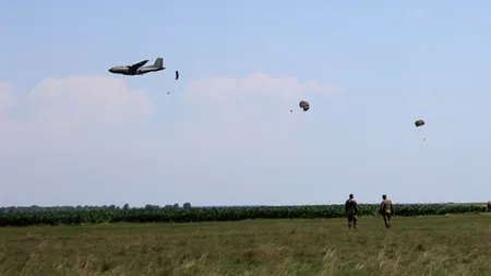 Baza aeriană Boboc: Militar american, rănit în urma unui exercițiu de parașutare