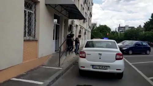 VIDEO | Caz șocant în Craiova: O adolescentă a fost răpită în plină stradă de fostul iubit. Ce i-a făcut individul apoi este revoltător