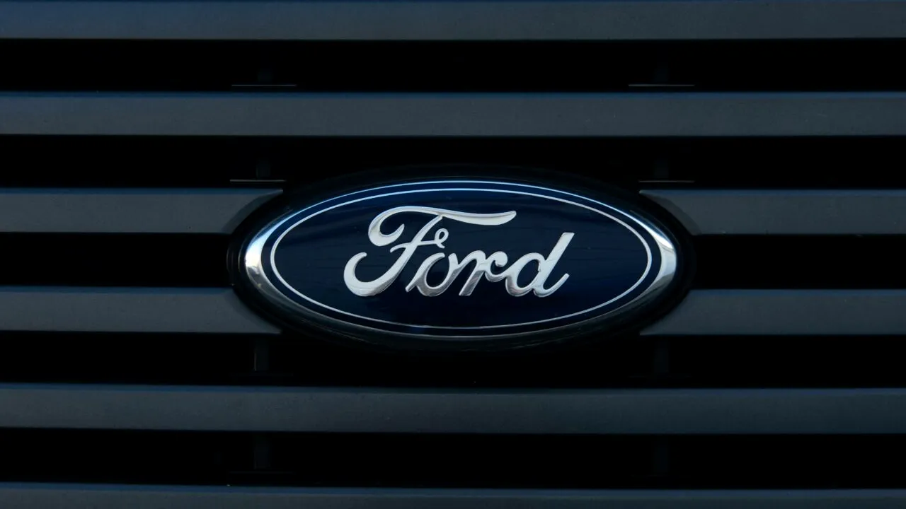 Peste 630.000 de mașini vândute în întreaga lume de către Ford, rechemate în service din cauza riscului de incendiu