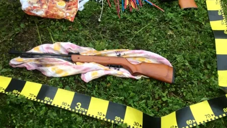 PERCHEZIȚII. Arsenal descoperit în casa unui bărbat din Harghita. Poliția îl bănuiește de comiterea unor infracțiuni grave!