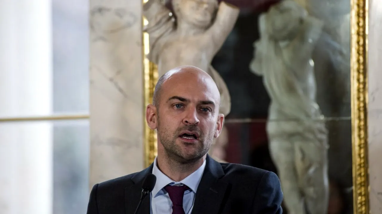 FRANȚA îl convoacă pe ambasadorul Iranului pentru a protesta față de cazul „ostaticilor” francezi