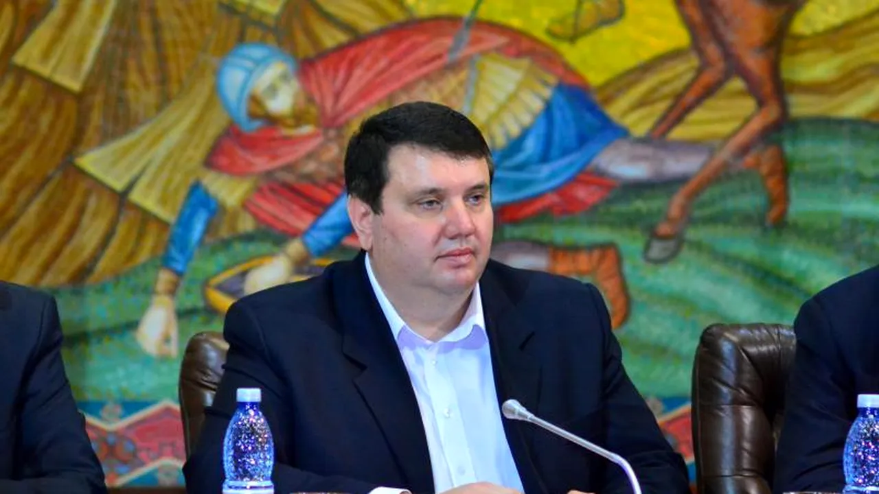 Pe feuda lui Adrian Duicu: CONTRACTUL vicios care-i leagă laolaltă pe alegătorul asistat, baronul descurcăreț și statul iresponsabil