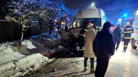 ACCIDENT cu 12 victime în Prahova. Două microbuze și un autotren sunt implicate