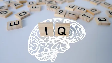 10 semne că ești mai INTELIGENT decât majoritatea oamenilor, conform psihologilor
