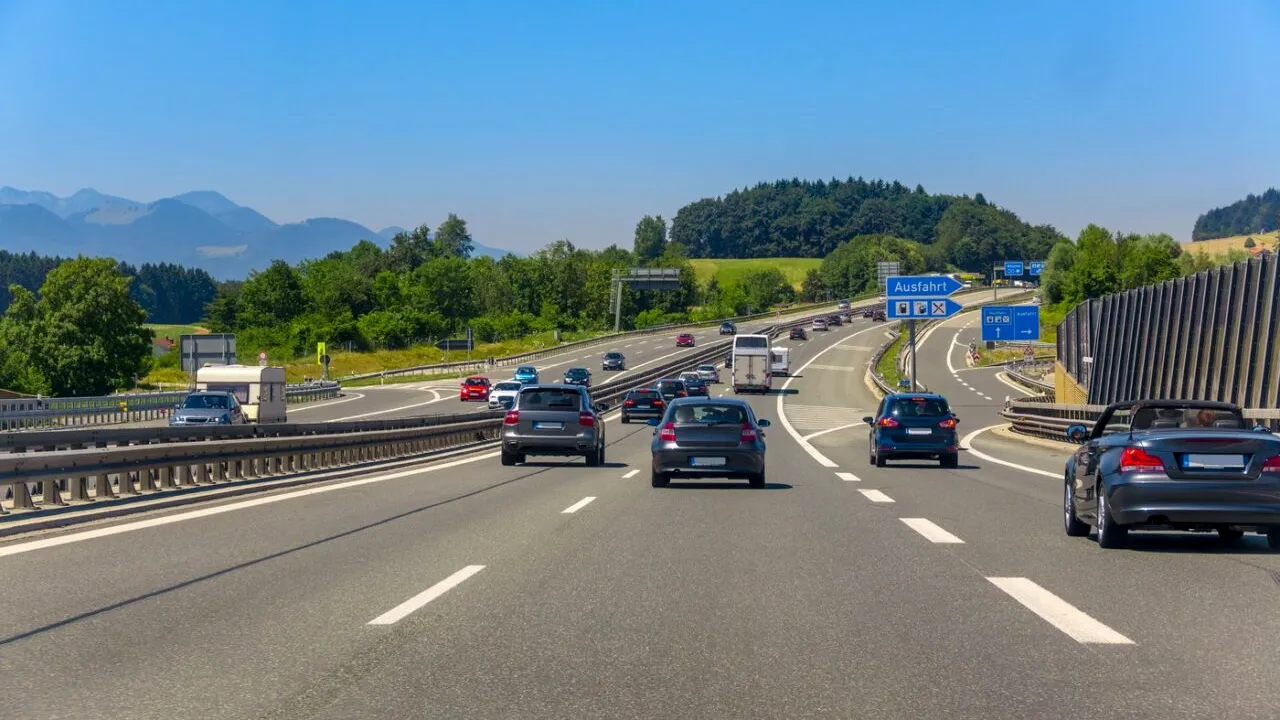 EUROVIGNETA schimbă regulile în transportul european. Ce trebuie să știe șoferii și ce țări au implementat deja măsura