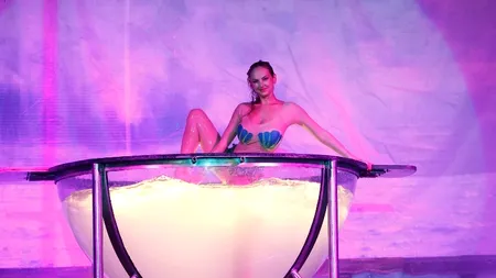 Prima ediție a emisiunii „Serviți, vă rog!