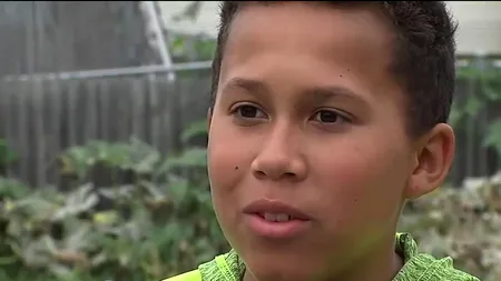 Gestul emoționant pe care l-a făcut un băiat după moartea tatălui său biologic, pe care nu l-a cunoscut niciodată 