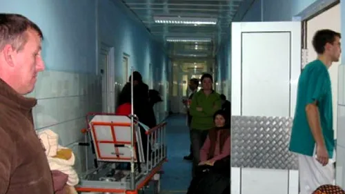 Angajații spitalului din Săveni, fugăriți cu bâta de trei agresori. De ce s-au supărat indivizii